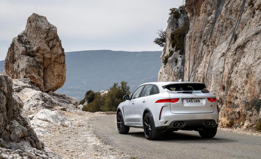 Jaguar F-Pace SVR 2018 года  (WW) (фото 39 из 115)
